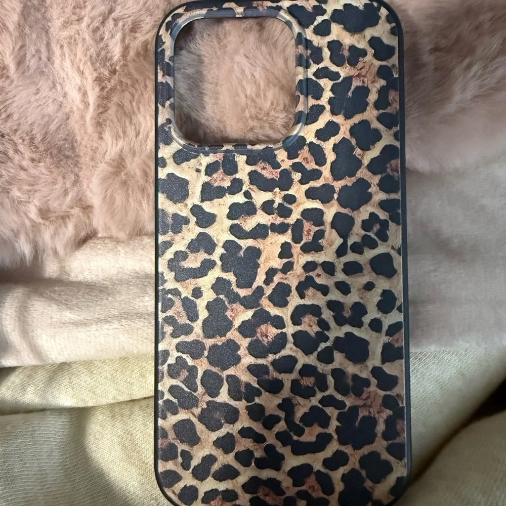 Cheetah Print Shockproof Silicone iPhone 14 Pro Case